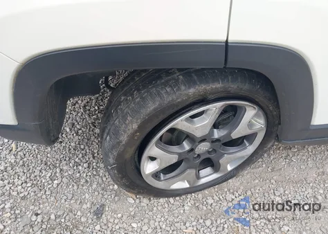 2018 Jeep Compass Limited 4X4 from USA, damaged, VIN 3C4NJDCBXJT255847